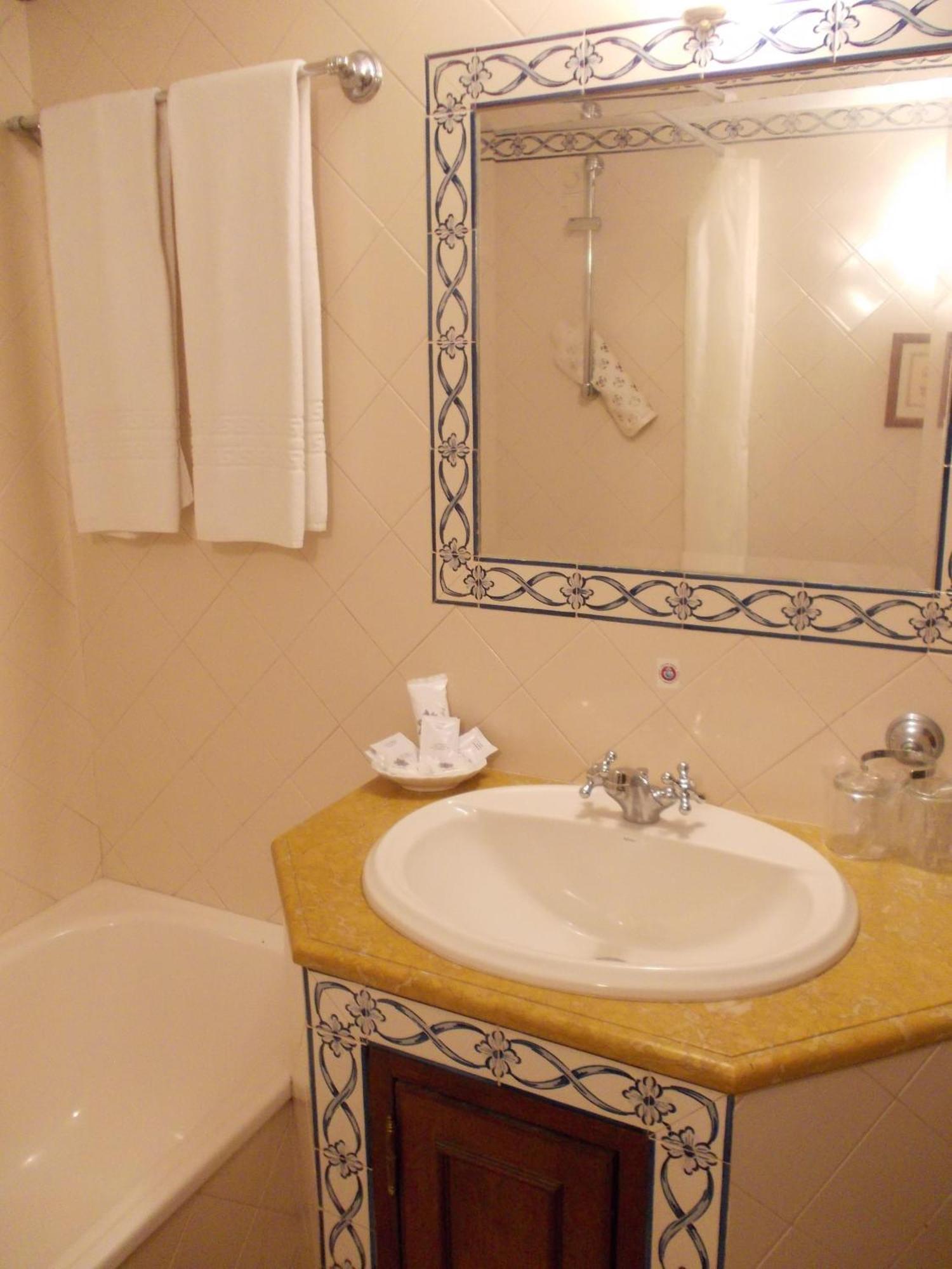 Casa De S. Thiago Do Castelo Hotel Obidos Luaran gambar